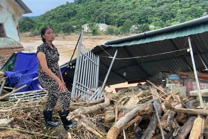 Dantri readers donate over VND 500 million to flood victims in Nghe An - 2 Dantri readers donate over VND 500 million to flood victims in Nghe An - 2