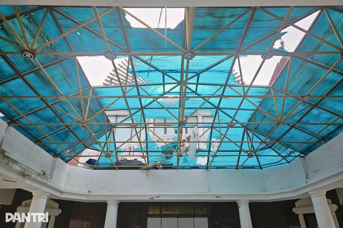 Abandoned Do Son casino lies in disrepair - 3 Abandoned Do Son casino lies in disrepair - 3