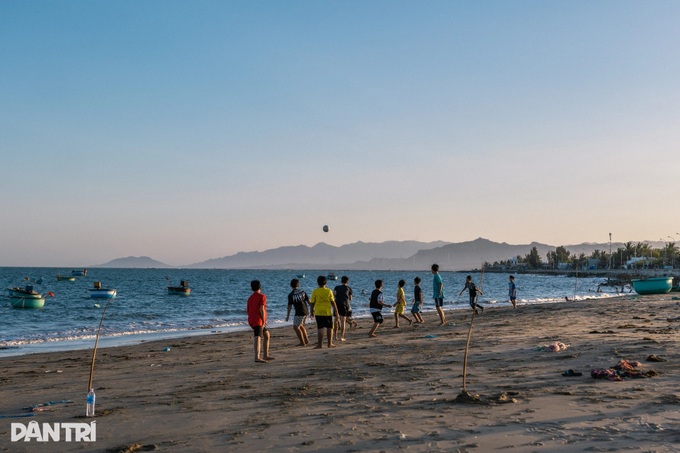 Tranquil life endures in Hai Chu coastal village - 10 Tranquil life endures in Hai Chu coastal village - 10