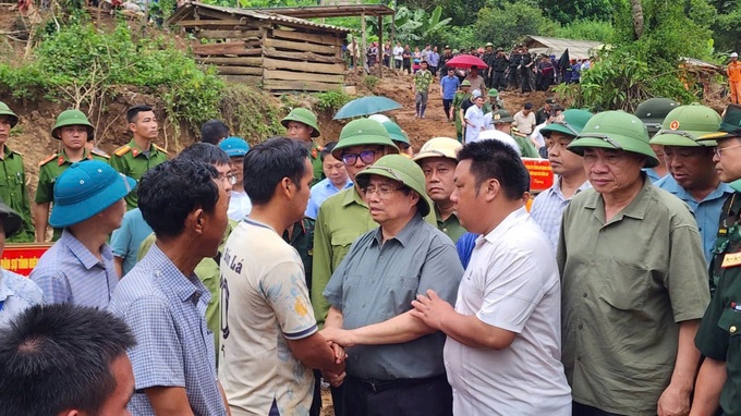Prime Minister visits flood-hit communities in Dien Bien - 5