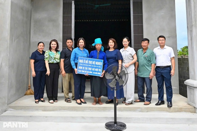 Home affairs ministry builds memorial, funds 10 homes in Lao Cai - 5 Home affairs ministry builds memorial, funds 10 homes in Lao Cai - 5