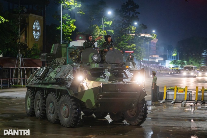 Military convoy rehearses in Ba Dinh Square for National Day parade - 3