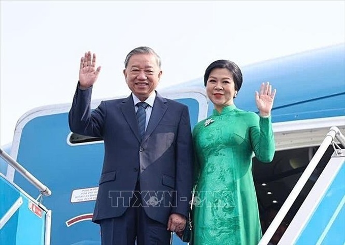 Party General Secretary leaves for state visit to RoK - 1