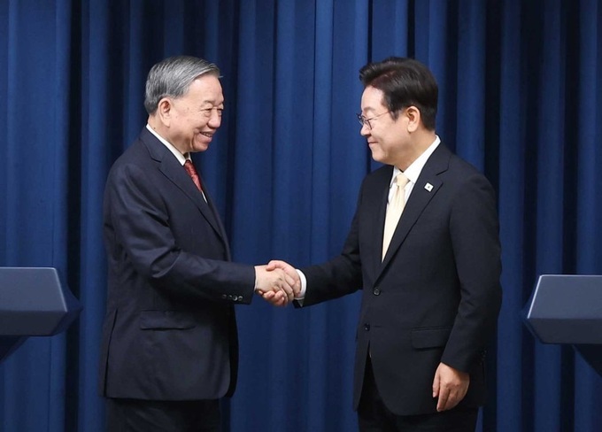 Vietnamese, RoK leaders brief media on outcomes of Seoul talks - 1 Vietnamese, RoK leaders brief media on outcomes of Seoul talks - 1