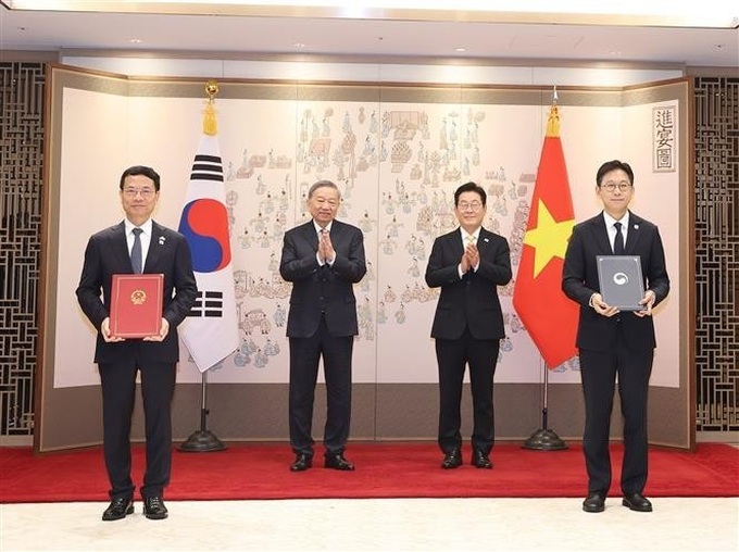 Party chief witnesses exchange of Vietnam-RoK cooperation documents - 1 Party chief witnesses exchange of Vietnam-RoK cooperation documents - 1
