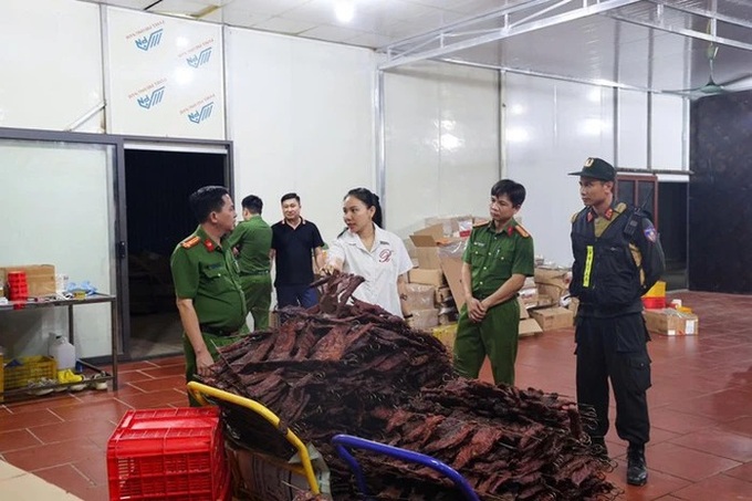 Company busted for producing fake smoked buffalo meat - 1 Company busted for producing fake smoked buffalo meat - 1