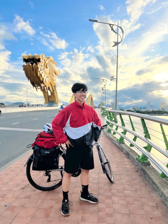 Young man rides from HCM City to Hanoi for National Day - 3