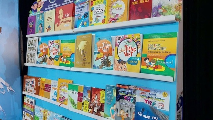 Hanoi hosts training for overseas Vietnamese language teachers - 1