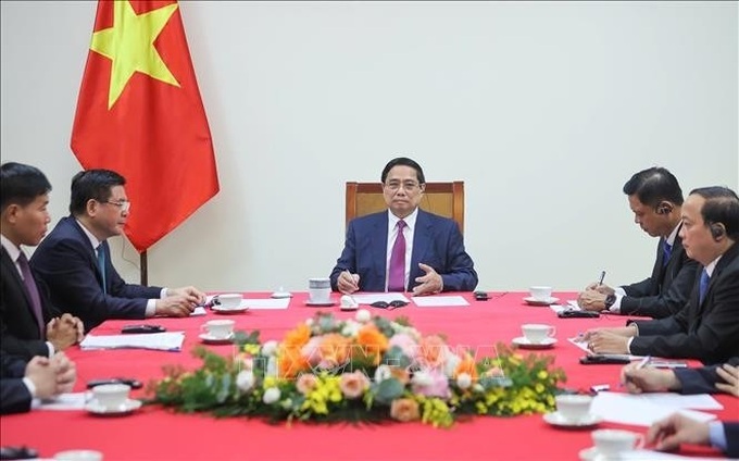 Vietnamese Prime Minister holds phone talks with Cambodian counterpart - 1