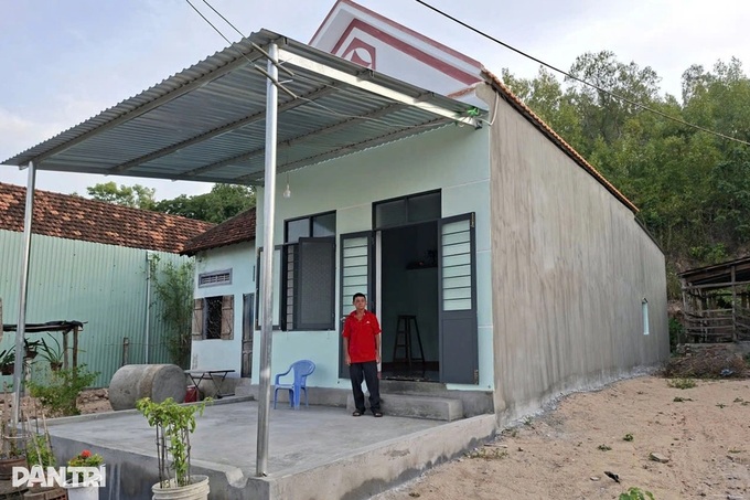 Dantri readers help build new homes for three families in Dak Lak - 4