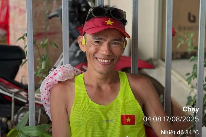 Man runs solo from Ho Chi Minh City to Hanoi to mark National Day - 1