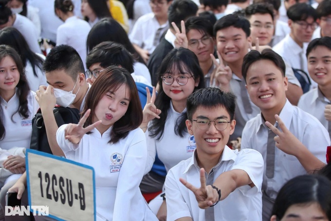Ho Chi Minh City schools delay start times by up to 30 minutes - 1