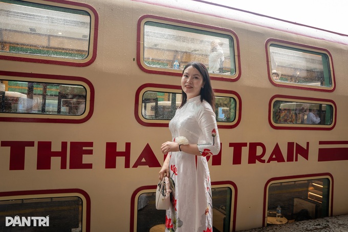 Inside Hanoi’s first double-decker tourist train - 7 Inside Hanoi’s first double-decker tourist train - 7