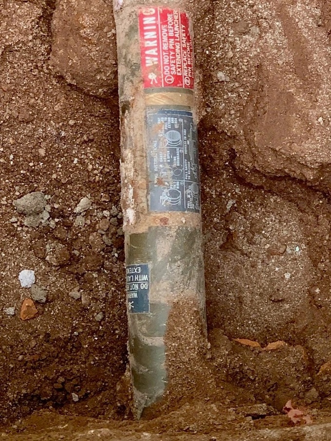 Anti-tank weapons unearthed at Dak Lak construction site - 2