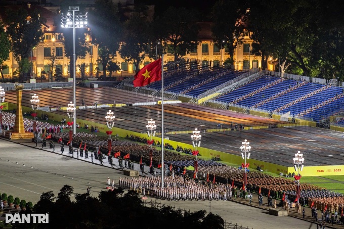 Hanoi stages full rehearsal for National Day parade - 2