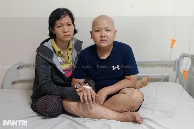 Boy struggling with Ewing sarcoma desperately needs help - 2