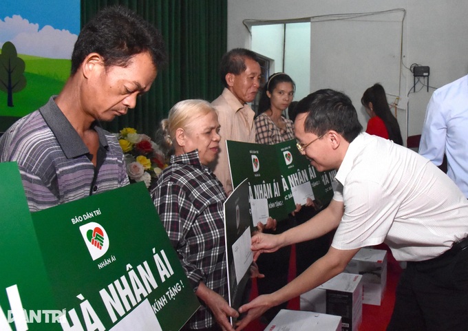 Ten new houses donated to poor families in Lang Son - 4