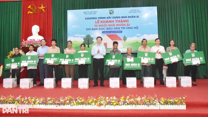 Ten new houses donated to poor families in Lang Son - 6