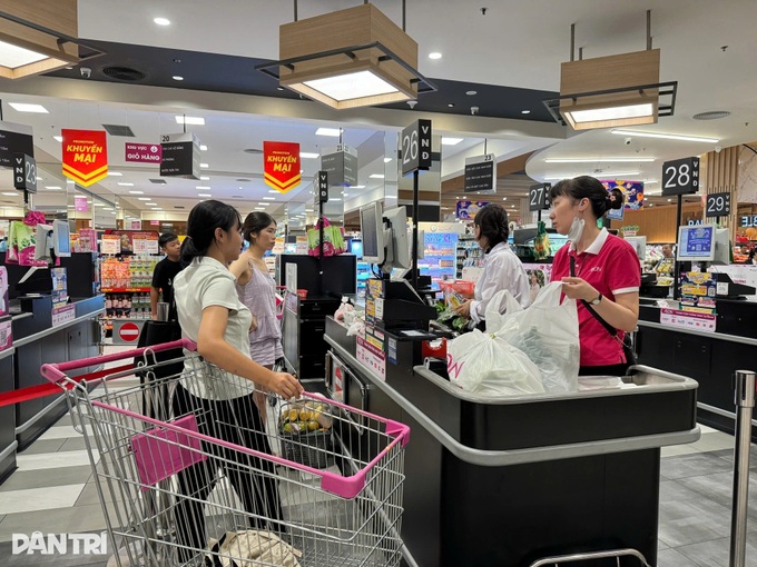 Hanoi supermarkets extend hours and launch major discounts for National Day - 1 Hanoi supermarkets extend hours and launch major discounts for National Day - 1