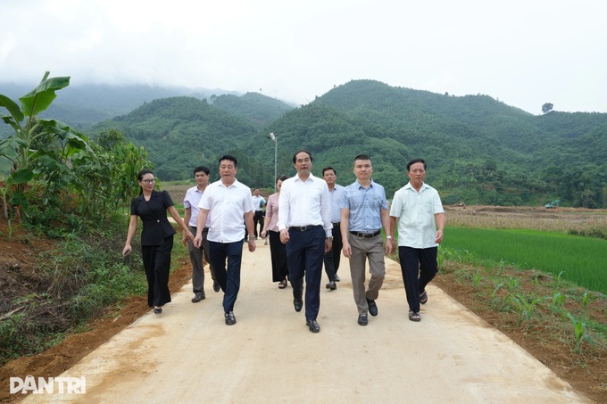 New road and six houses built for poor families in Lao Cai - 1 New road and six houses built for poor families in Lao Cai - 1