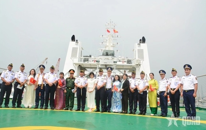 Vietnam Coast Guard Vessel CBS 8001 on friendly visit to Indonesia - 1 Vietnam Coast Guard Vessel CBS 8001 on friendly visit to Indonesia - 1
