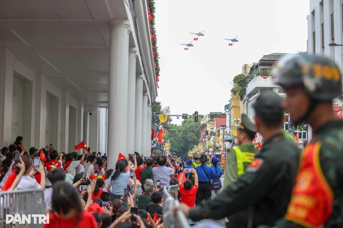 Vietnam Air Force showcases fighter jets over Hanoi in parade rehearsal - 6 Vietnam Air Force showcases fighter jets over Hanoi in parade rehearsal - 6