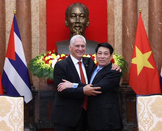 State President meets with top Cuban leader - 1 State President meets with top Cuban leader - 1