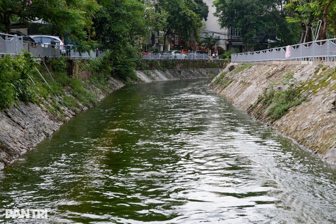 To Lich River shows signs of revival after receiving water from West Lake - 1 To Lich River shows signs of revival after receiving water from West Lake - 1