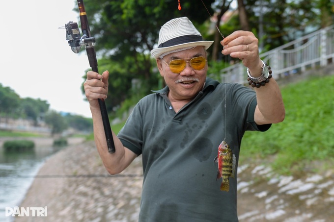 To Lich River shows signs of revival after receiving water from West Lake - 8 To Lich River shows signs of revival after receiving water from West Lake - 8