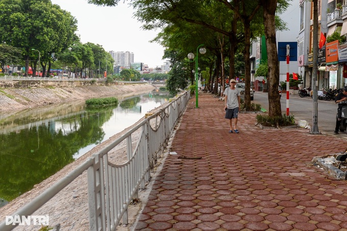 To Lich River shows signs of revival after receiving water from West Lake - 4 To Lich River shows signs of revival after receiving water from West Lake - 4