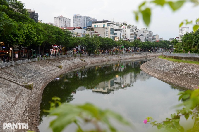 To Lich River shows signs of revival after receiving water from West Lake - 9 To Lich River shows signs of revival after receiving water from West Lake - 9