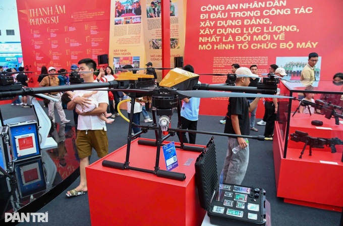 Exhibition on Vietnam's achievements extended until September 15 - 1 Exhibition on Vietnam's achievements extended until September 15 - 1