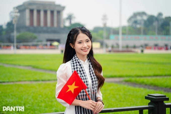 Hanoi welcomes record 2.08 million visitors during National Day holiday - 1