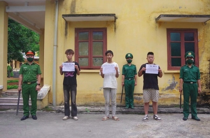 Three Chinese nationals detained for illegal entry into Vietnam - 1