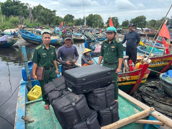 HCM City fisherman discovers 81 kilos of marijuana at sea - 1 HCM City fisherman discovers 81 kilos of marijuana at sea - 1