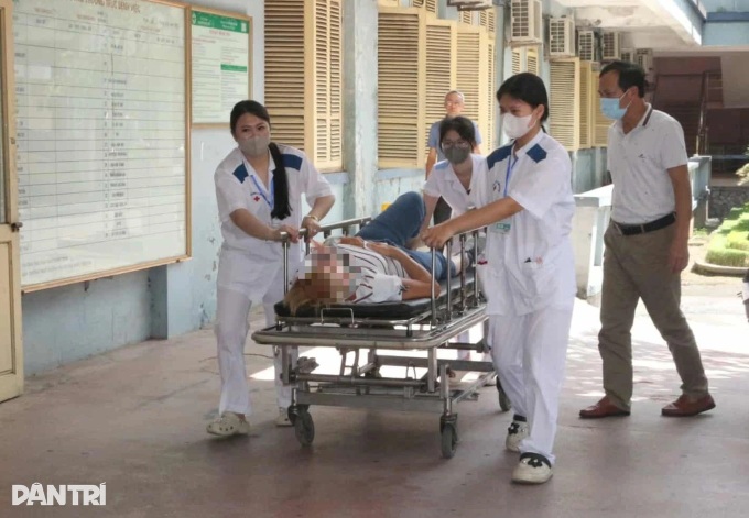 18 injured as four vehicles collide on Cau Gie-Ninh Binh Expressway - 2