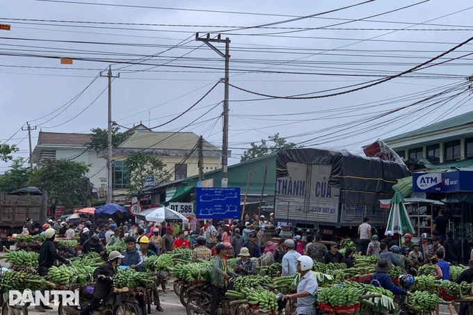 Two Lao nationals among Quang Tri truck crash victims - 3
