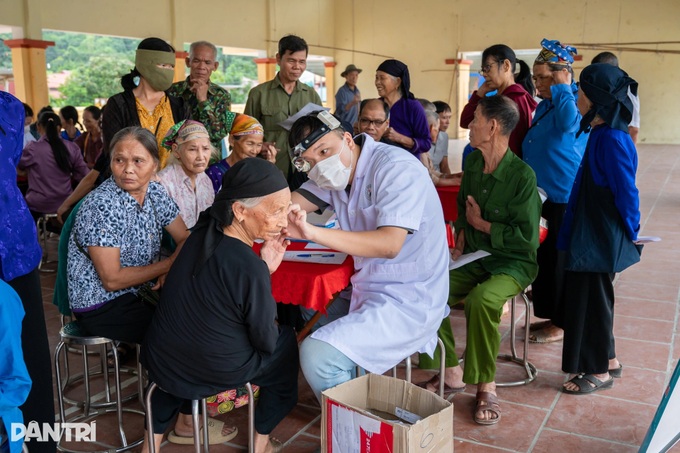 Nearly 200 Thai Nguyen elderly and disadvantaged receive health support - 2 Nearly 200 Thai Nguyen elderly and disadvantaged receive health support - 2