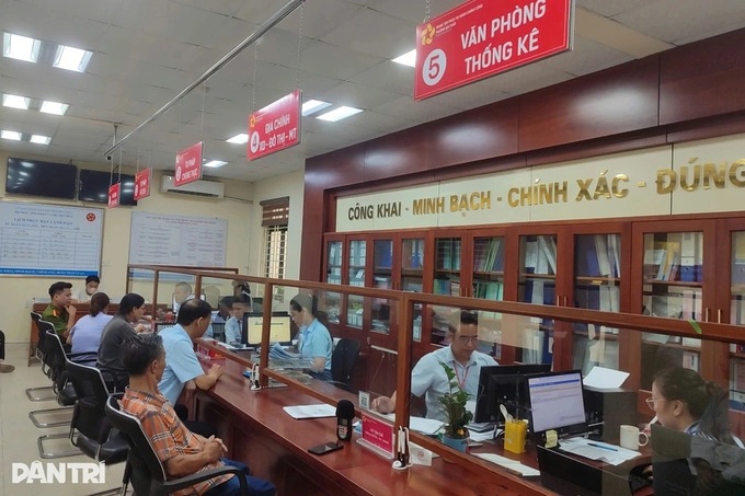 Quang Ninh mulls travel subsidies for commuting civil servants - 1 Quang Ninh mulls travel subsidies for commuting civil servants - 1