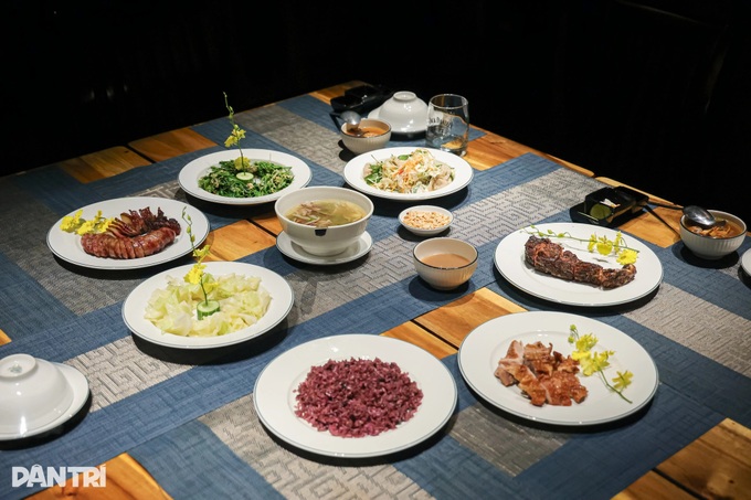 Hanoi restaurant offers diners a mystery menu - 4