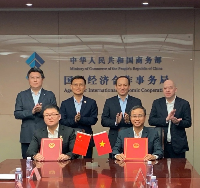 Lao Cai-Hanoi-Haiphong Railway project receives a boost - 1