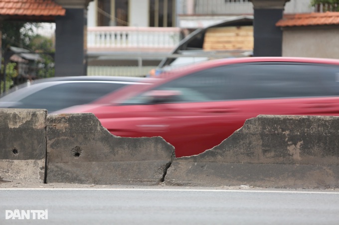 Road linking Long Thanh airport deteriorates - 7
