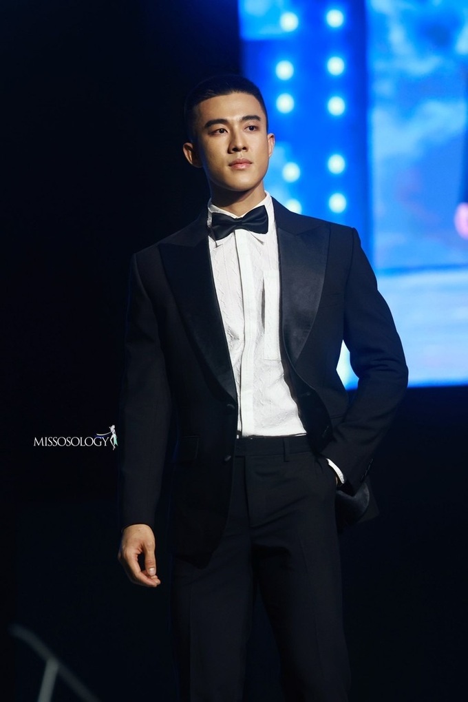 Model Cong Vinh secures Top 10 spot at Mister International 2025 - 1 Model Cong Vinh secures Top 10 spot at Mister International 2025 - 1