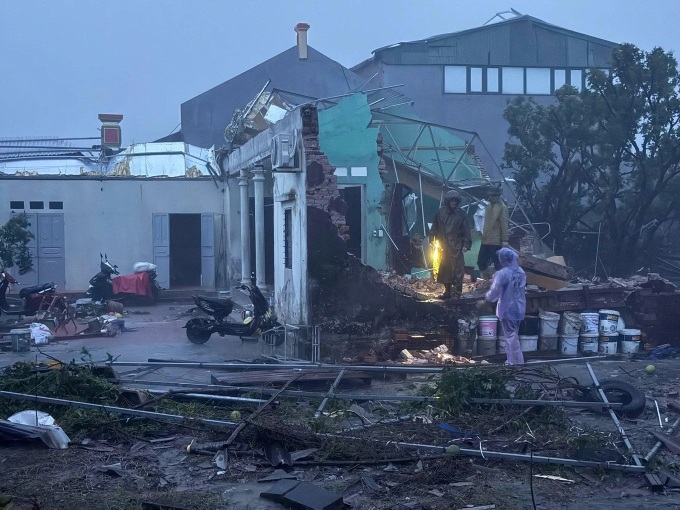 Typhoon Bualoi brings heavy rain to central Vietnam - 2