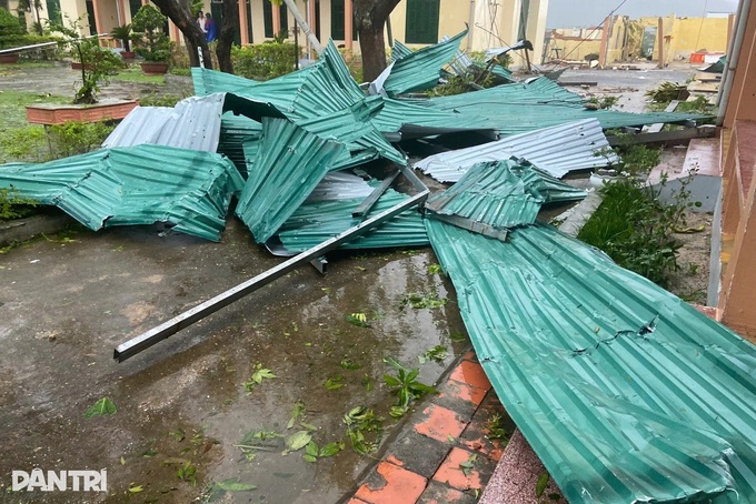 Typhoon Bualoi brings heavy rain to central Vietnam - 4