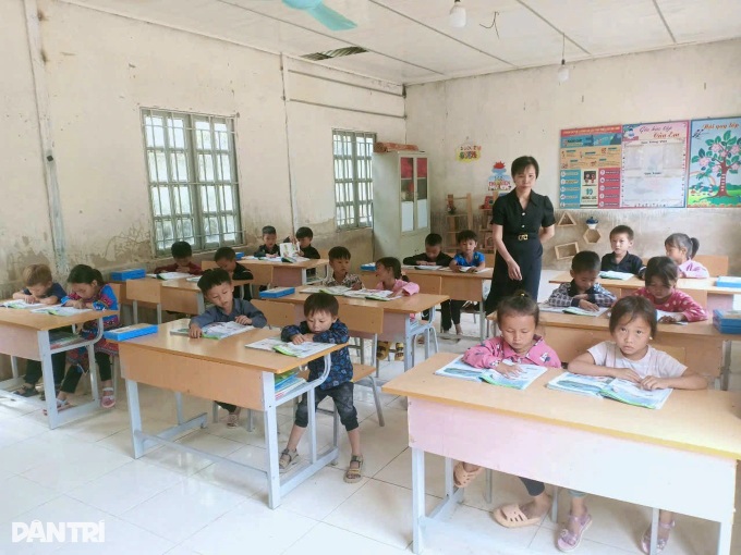 Dien Bien students in need of better school facilities - 2