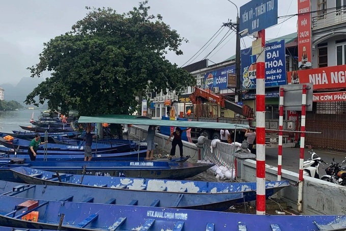 Thousands evacuated as Storm Matmo triggers record floods in Thai Nguyen - 9