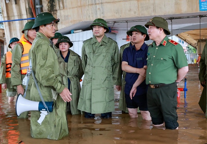 Thousands evacuated as Storm Matmo triggers record floods in Thai Nguyen - 6