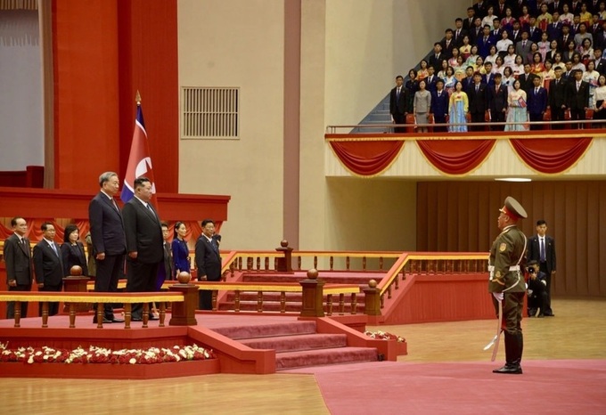 DPRK leader hosts welcome ceremony for Vietnamese Party General Secretary - 1 DPRK leader hosts welcome ceremony for Vietnamese Party General Secretary - 1