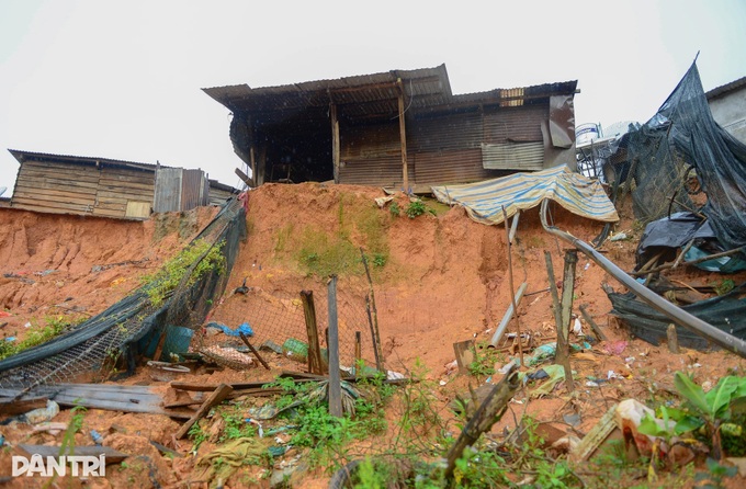 Houses in Lam Dong at risk of collapse due to erosion - 8 Houses in Lam Dong at risk of collapse due to erosion - 8